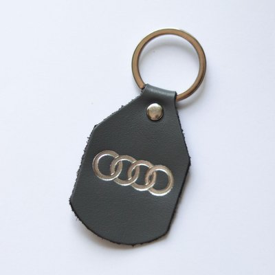 Брелок з логотипом авто "Audi" 6593 фото